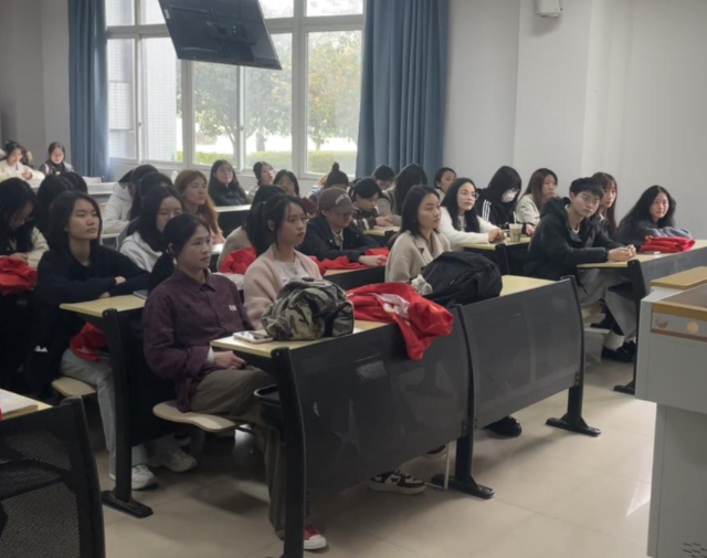 依托讲堂构建集中学习实景践学相结合的